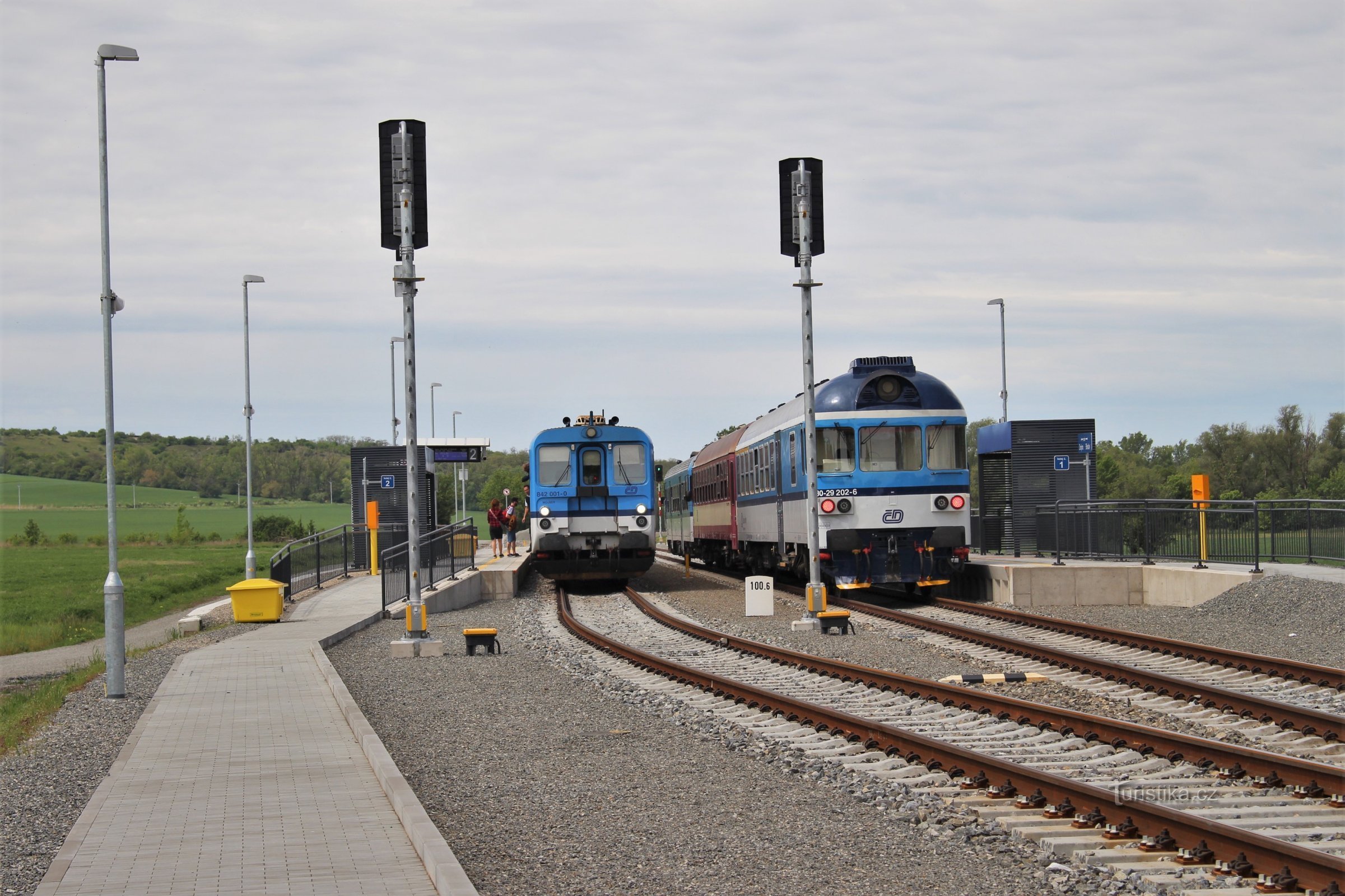 Alle Züge kreuzen sich heute in Sedlec bei Mikulov