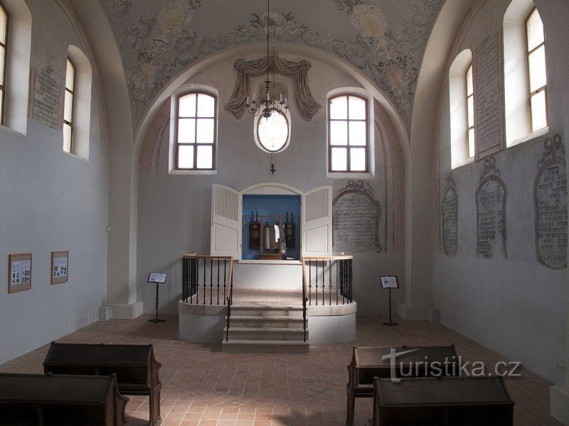 In de synagoge