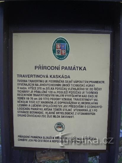 Στο Tiché δίπλα στον δρόμο μπροστά από τον καταρράκτη - λεπτομέρεια