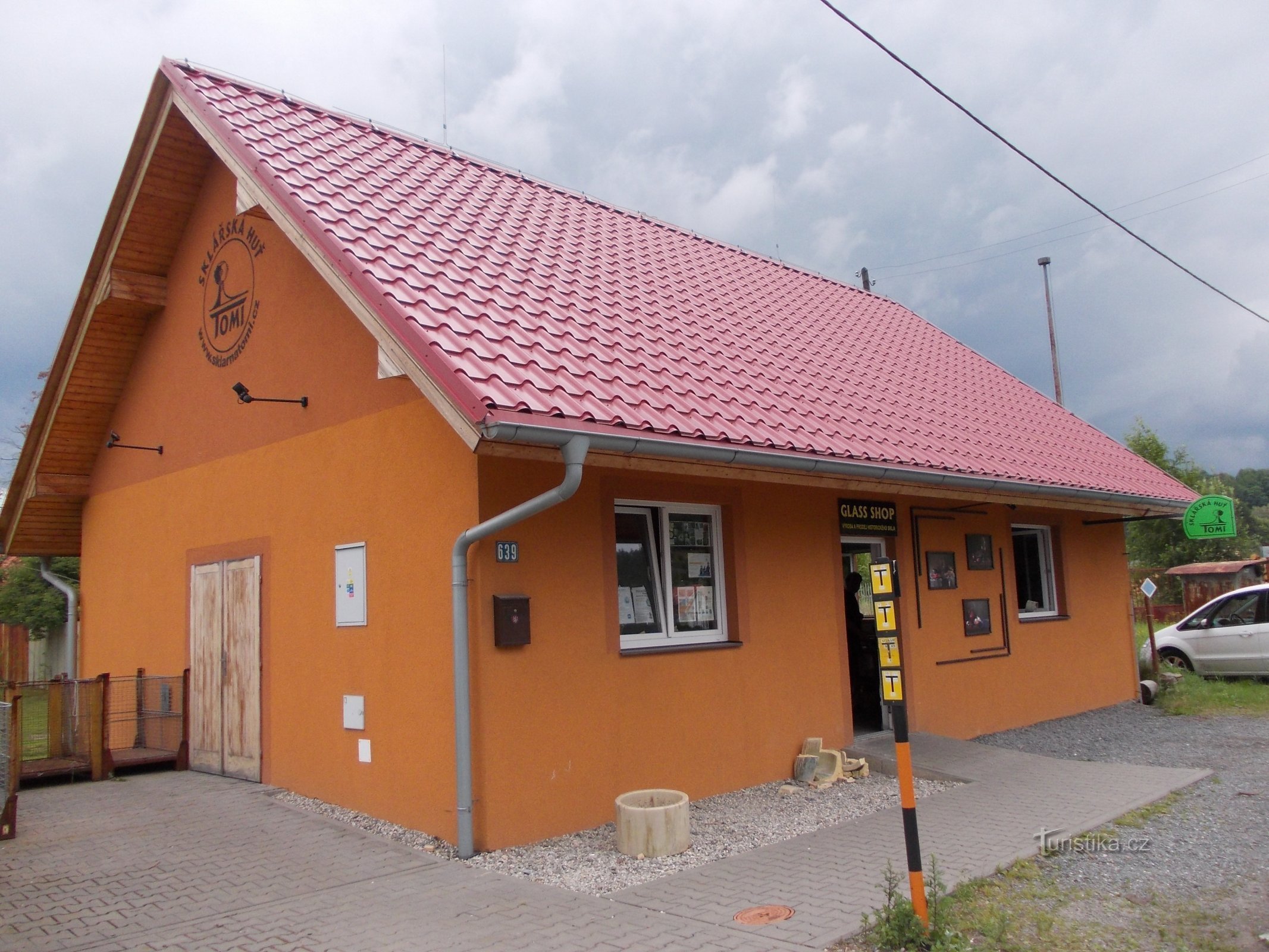 Glas wird in diesem kleinen Haus hergestellt