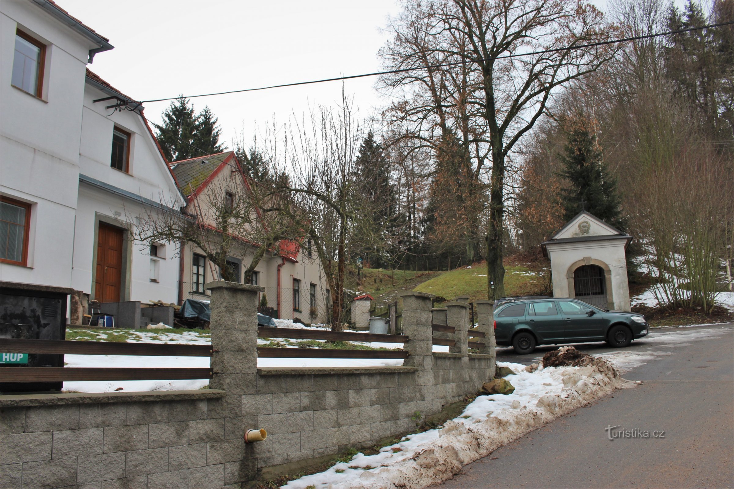 Dans la rue J. Štyrsy à son extrémité se trouve le deuxième arrêt du chemin de croix