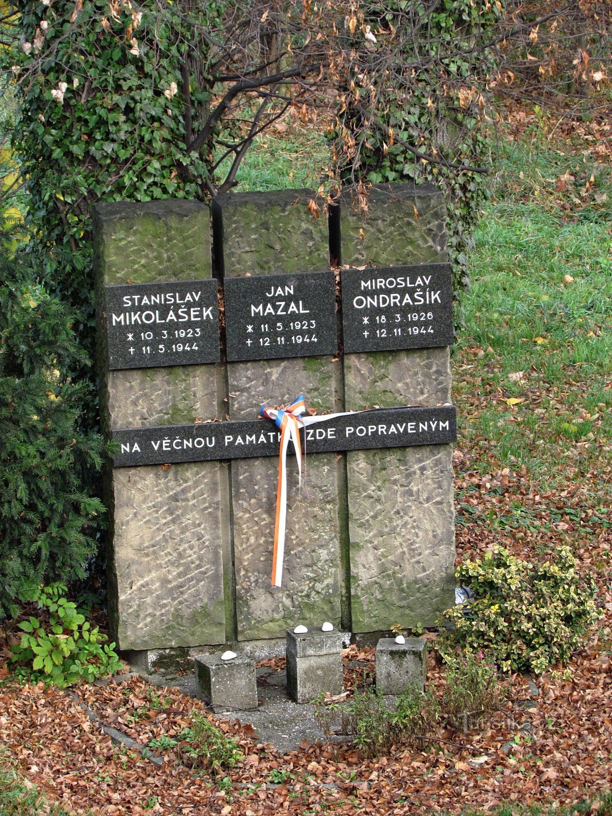 Valašské Meziříčí - Monument en lindebomen van geëxecuteerde patriotten