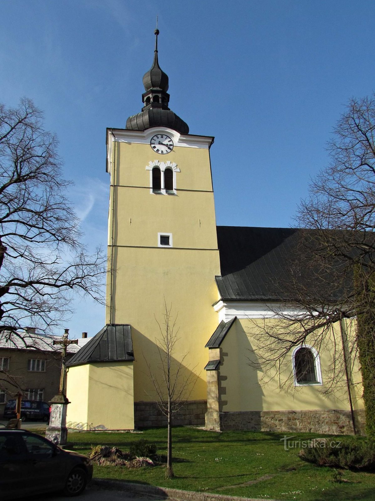 Valašskoklobucký templom a Felmagasztalás a Szent Kereszt