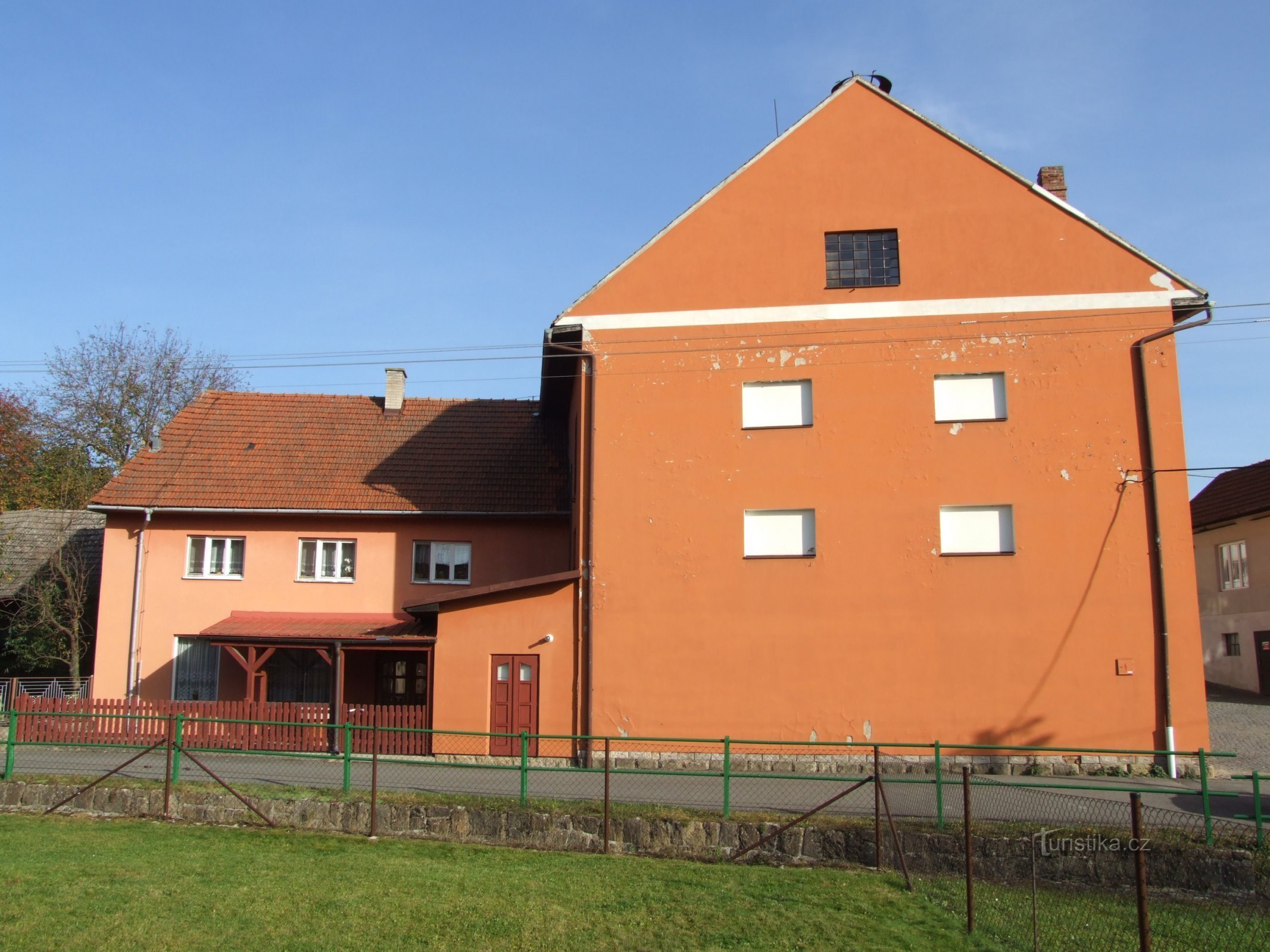 De walsmolen van de familie Mach - museum van hoedenmakerij