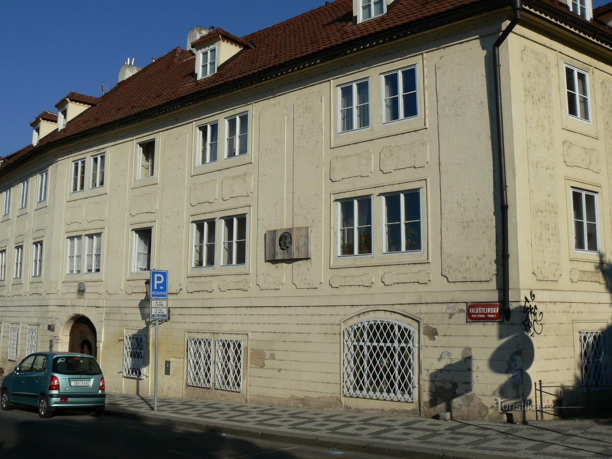 Valdštejnska 4