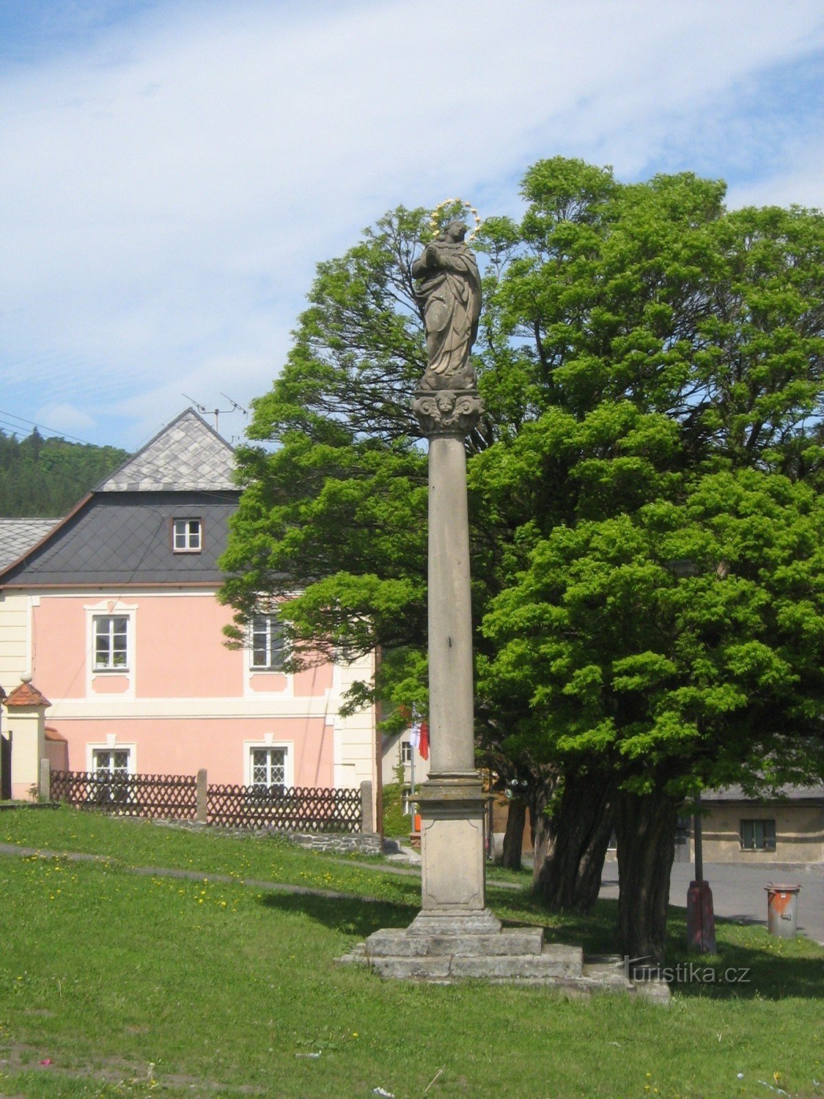 Valeč - Mariensäule