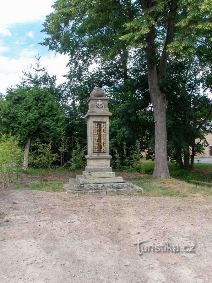 Monumento a los caídos en Albrechtice