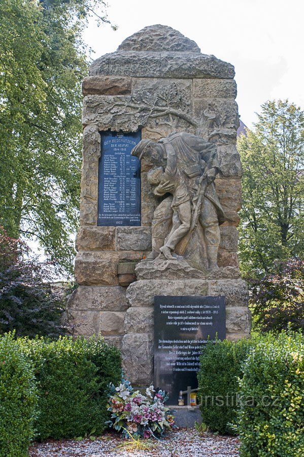 Oorlogsmonument in Zátor