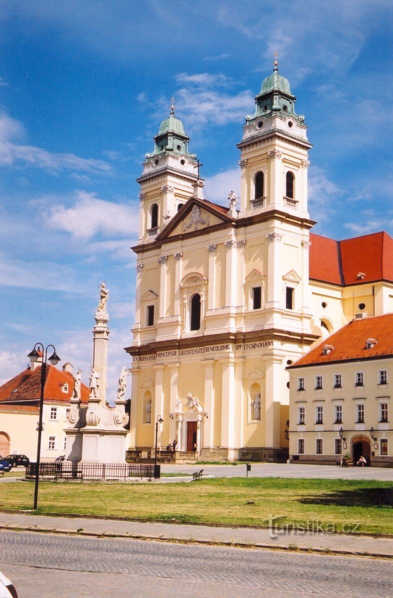 Valtice - Jomfru Marias himmelfartskirke, 2002