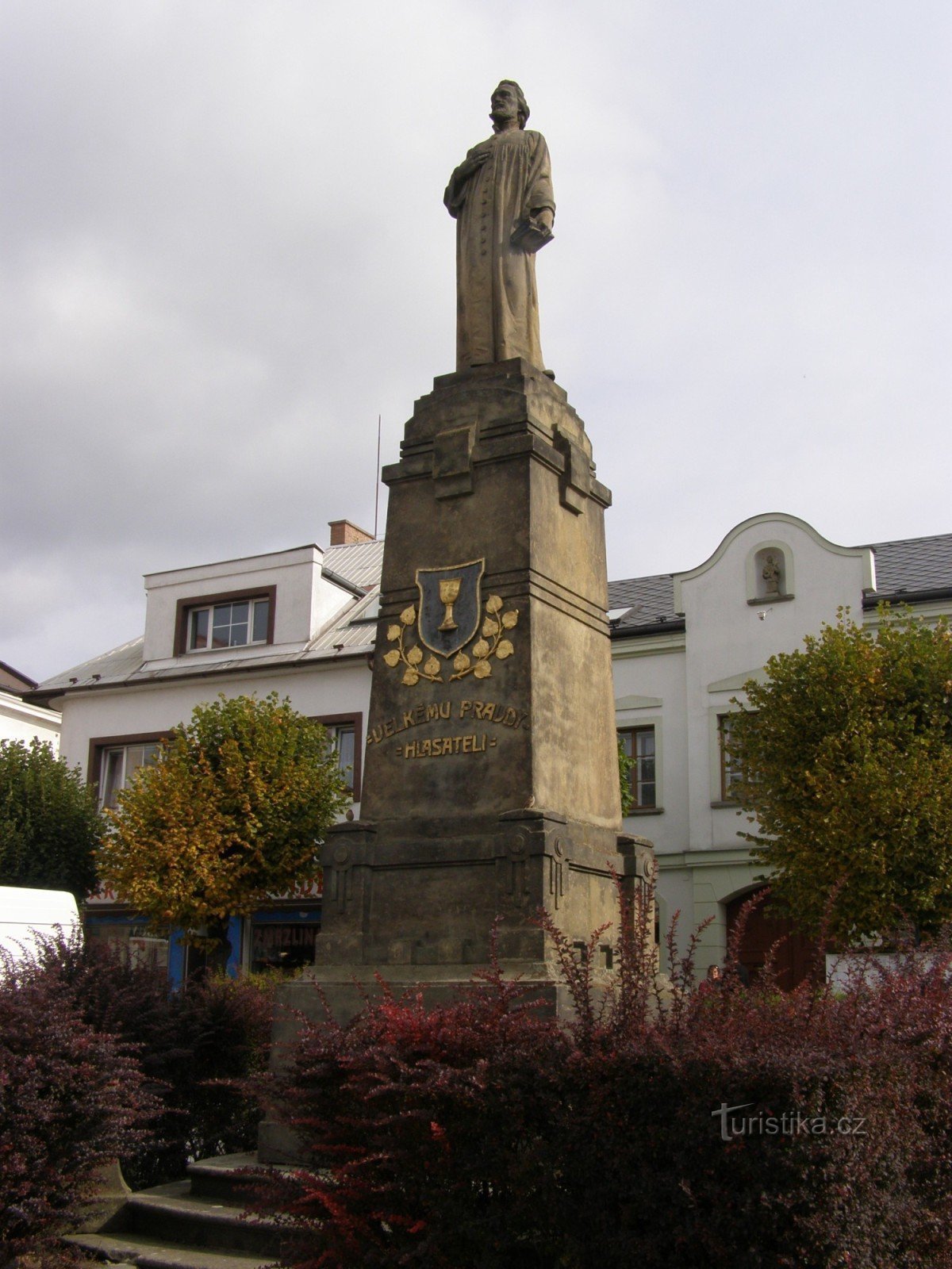 Vamberk - Husovo náměstí，一组纪念碑