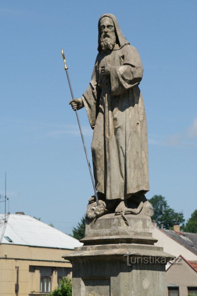 Vamberk – Statuen böhmischer Heiliger auf der Kleinen Karlsbrücke