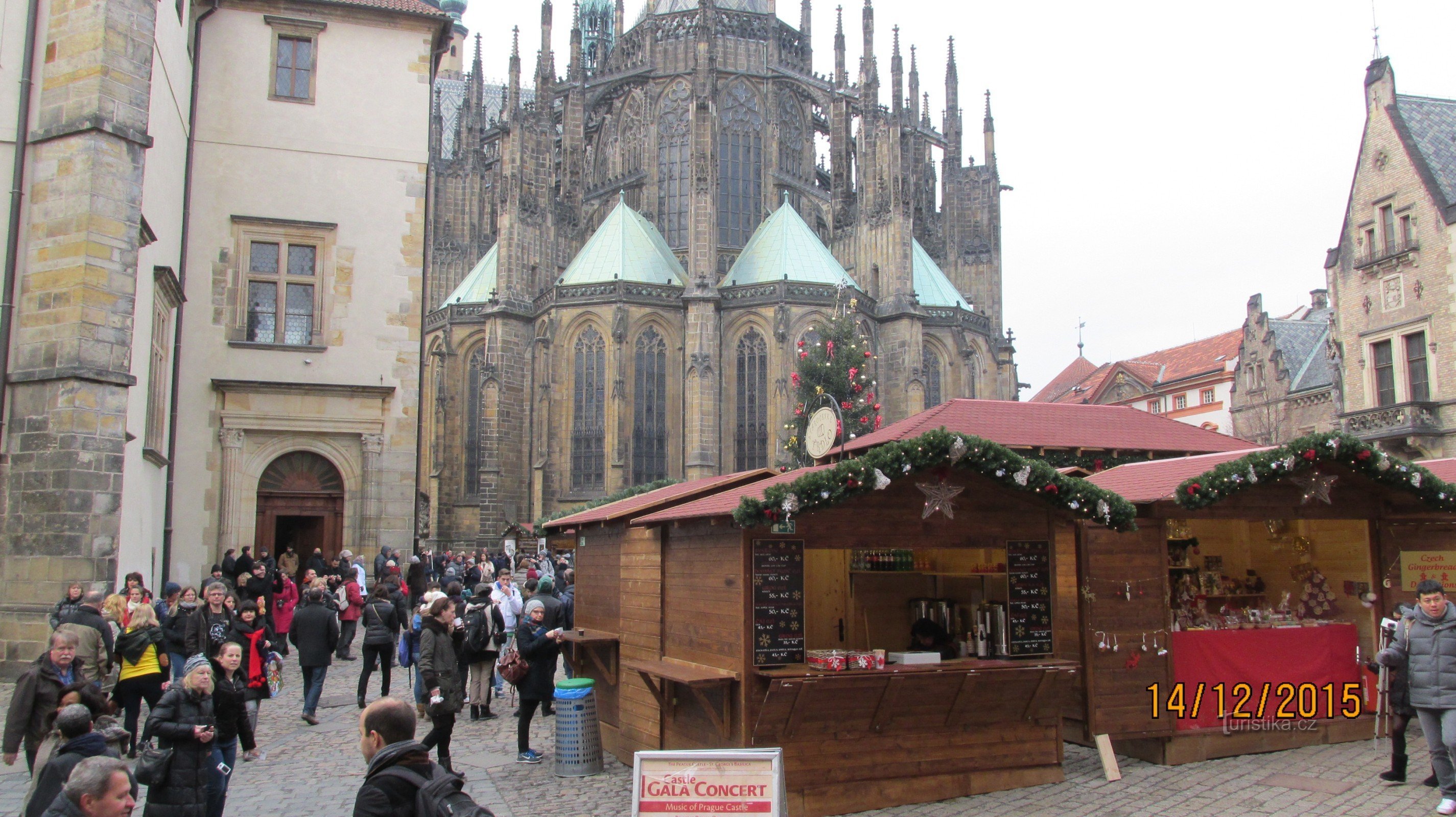 Piețele de Crăciun la Castelul Praga
