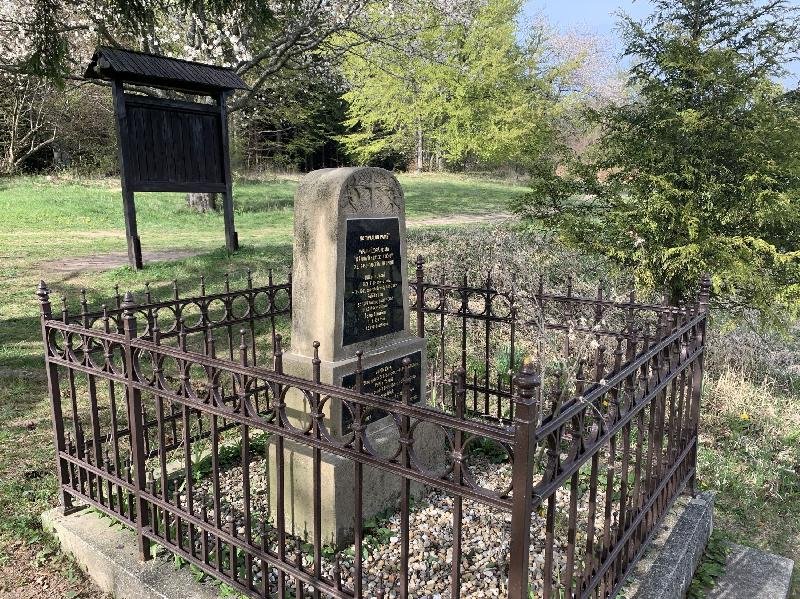 Vařákovy paseky-památník vypálené osady