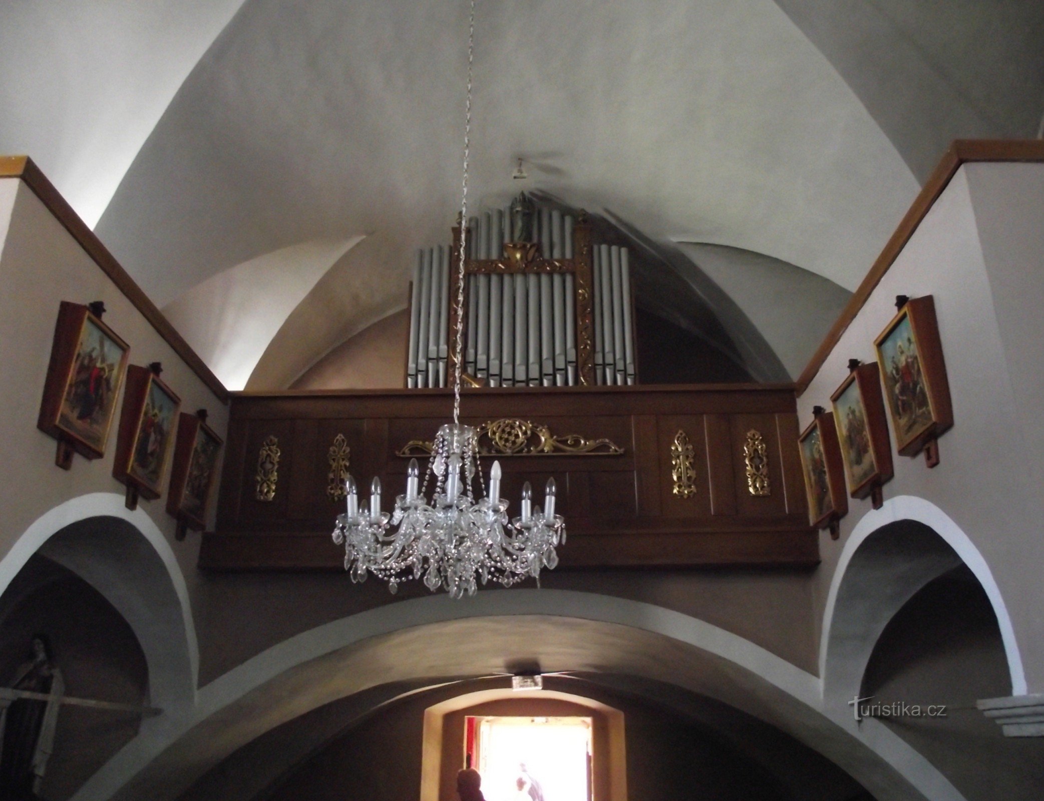 orgel og korsstationer