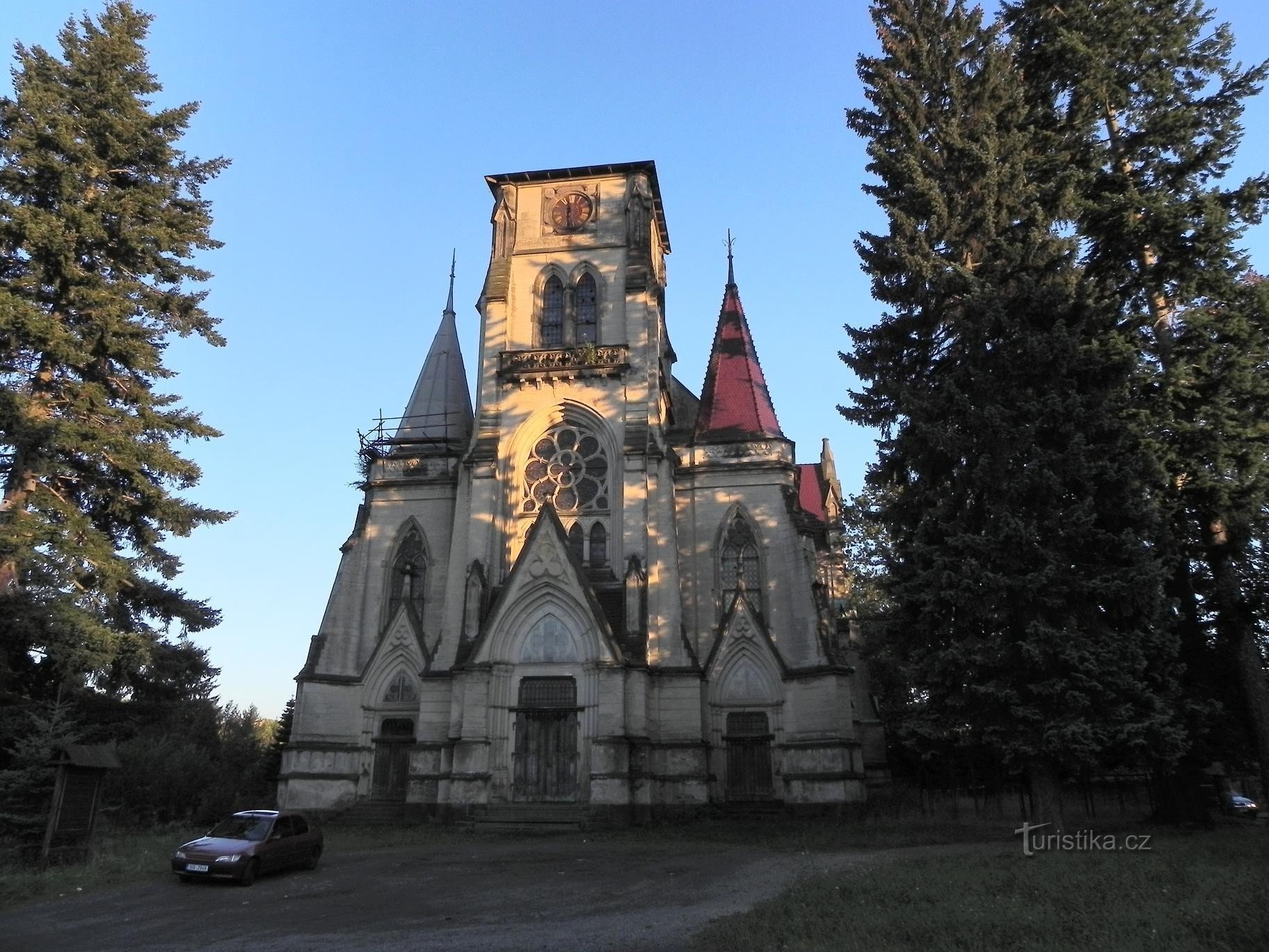 Варнсдорф, фасад костелу св. Карел Борромео