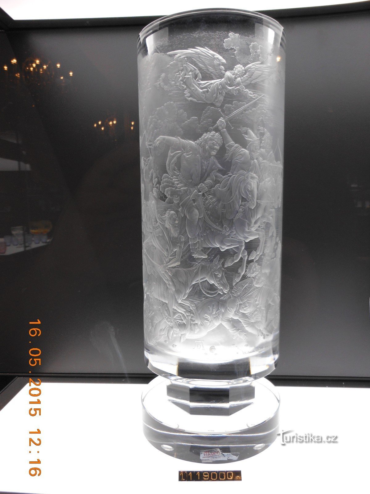 ваза за 1119000 XNUMX XNUMX чешских крон! в стекольном магазине