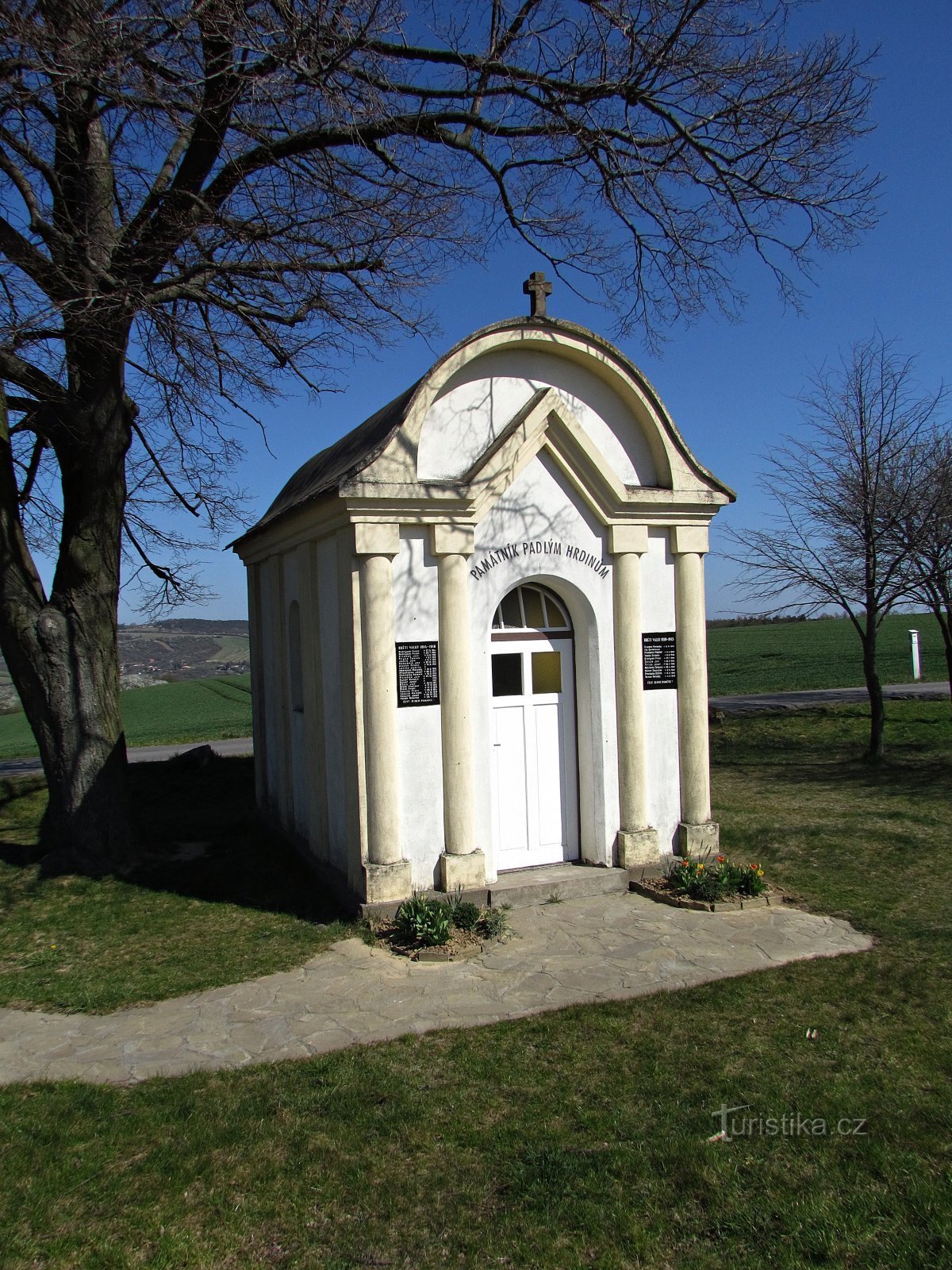 Vázany - Memorial Chapel