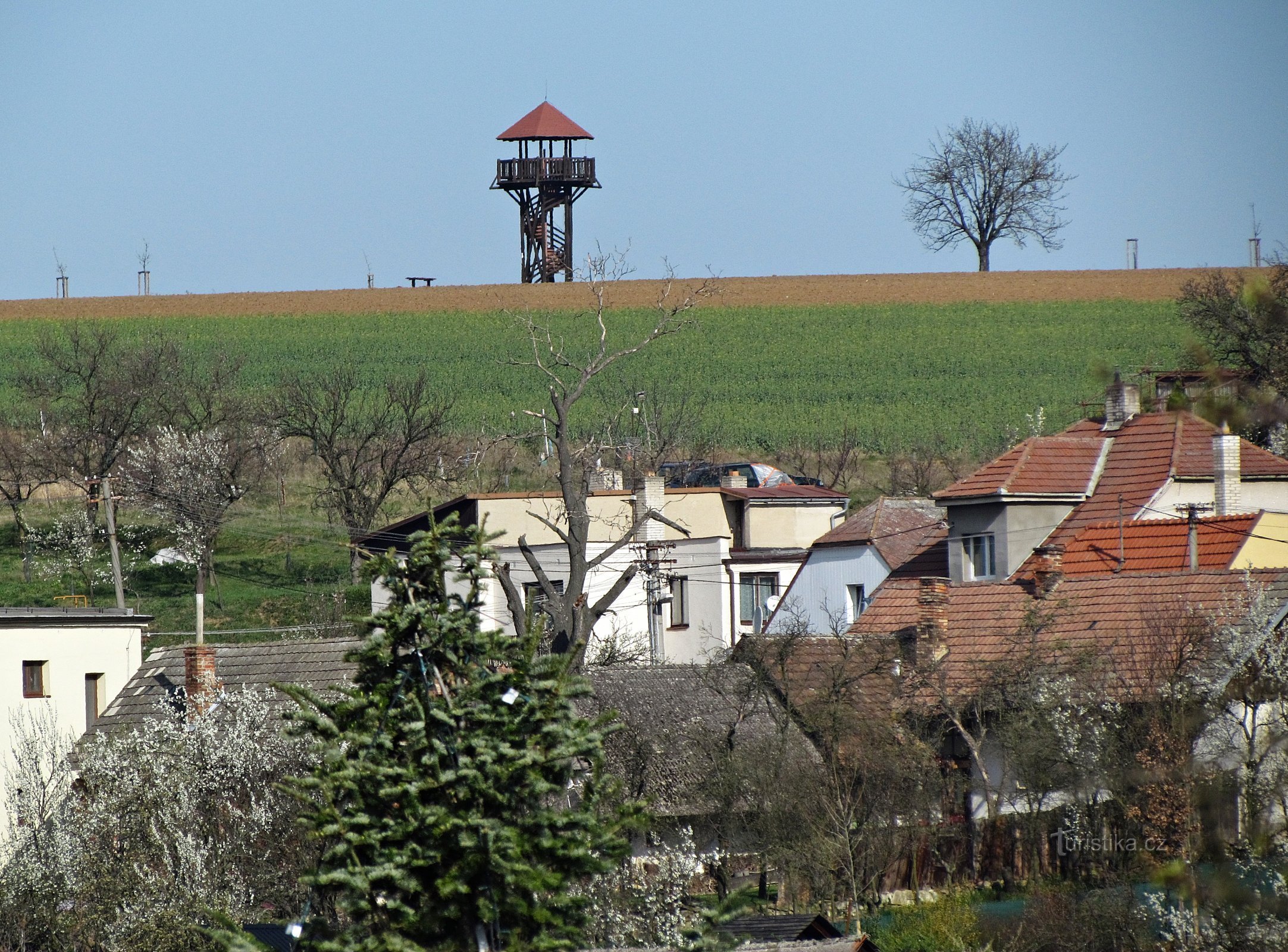 Vážany - vistas da torre de vigia Doubí