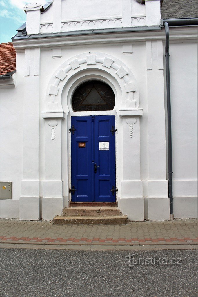 Az egykori zsinagóga bejárata