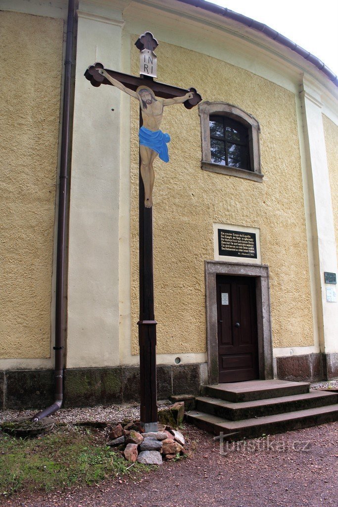 L'entrée de la chapelle