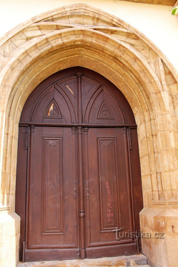 Entrada da igreja de St. Jacó, o Velho