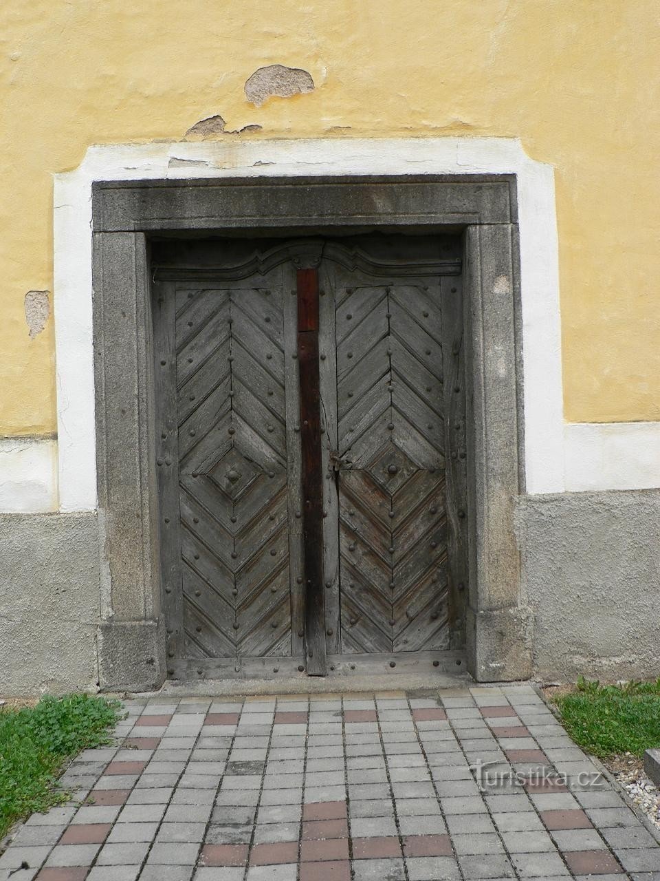 L'entrée de l'église St. Martin