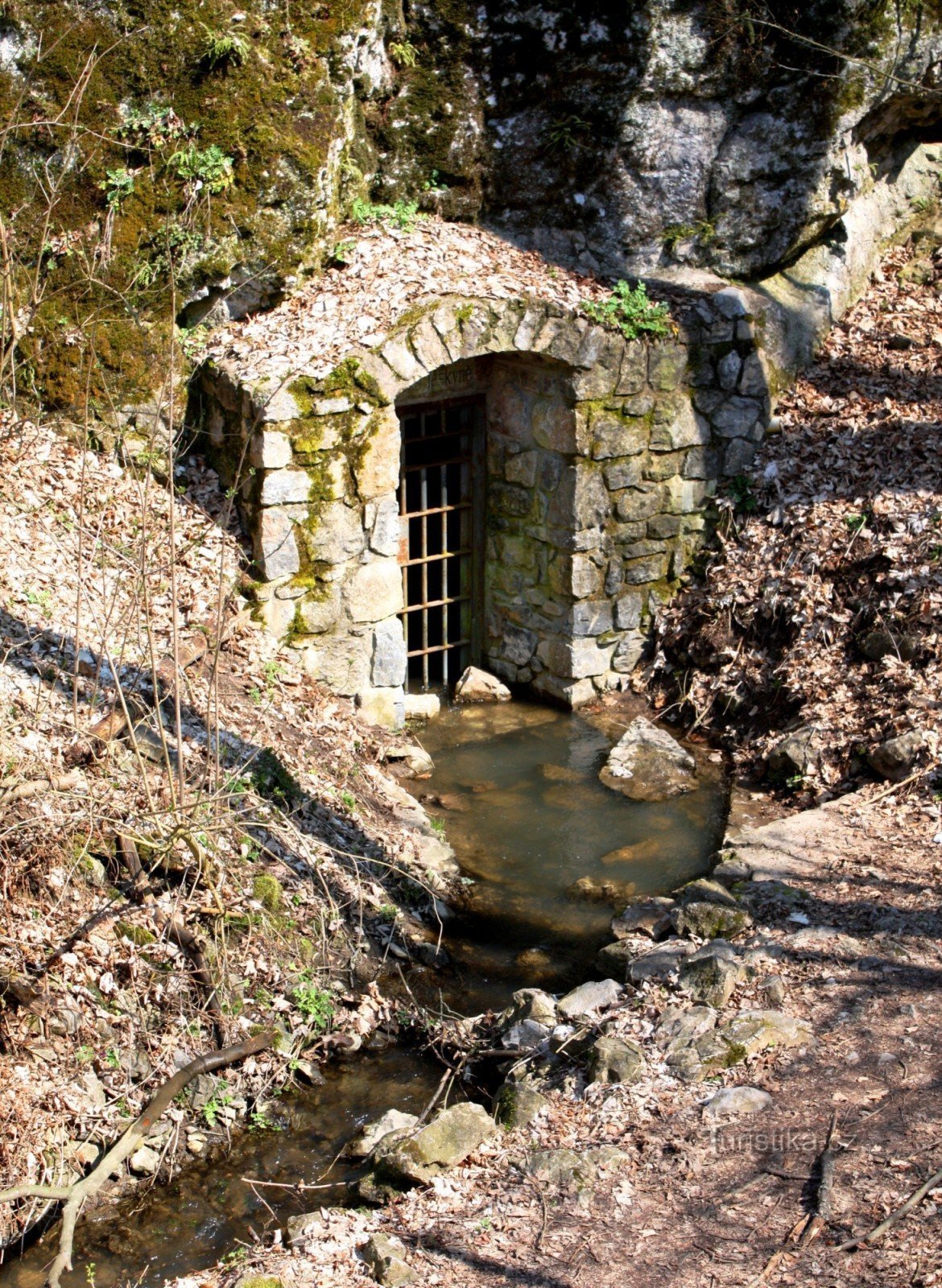 Entrada para a Caverna Ochoz