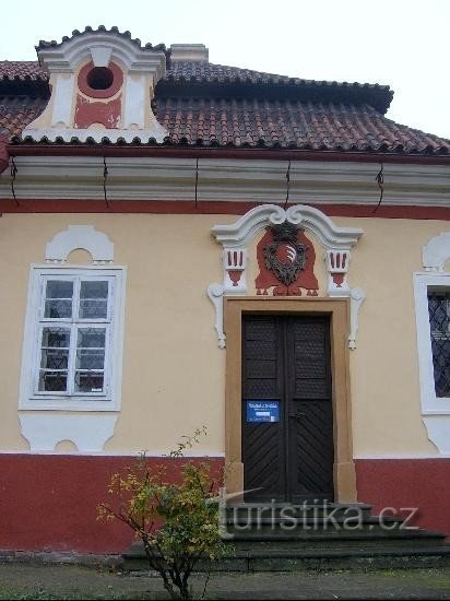 Entrance to the hospital: We obtained memorabilia from the personal property of Antonín Dvořák from the m