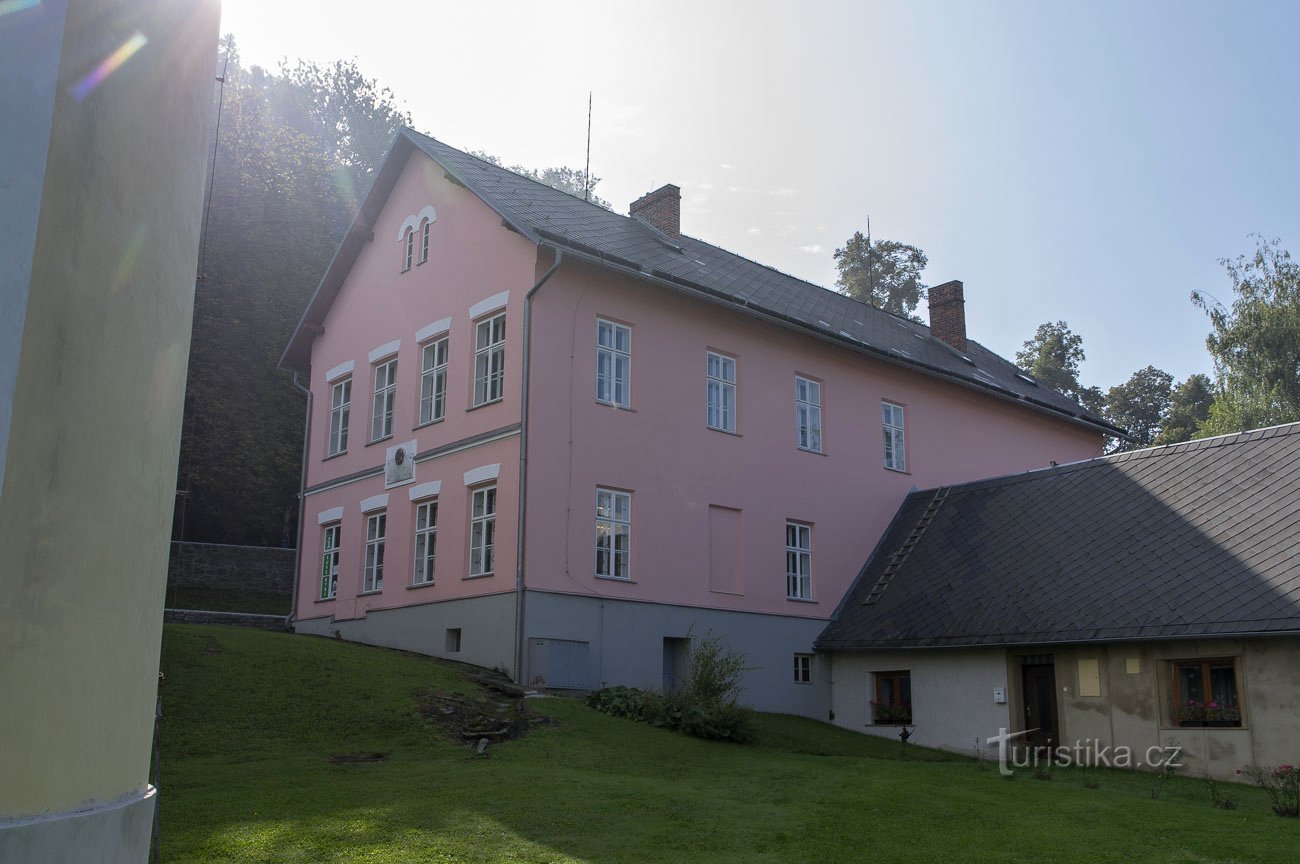 El padre de Janáček enseñó en la escuela.