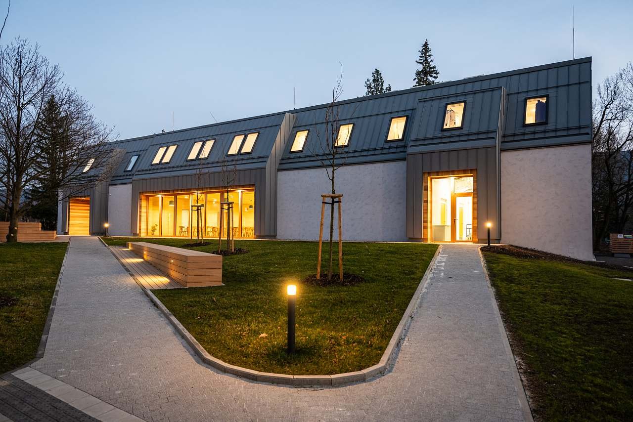 Večerní osvětlení - Nová budova