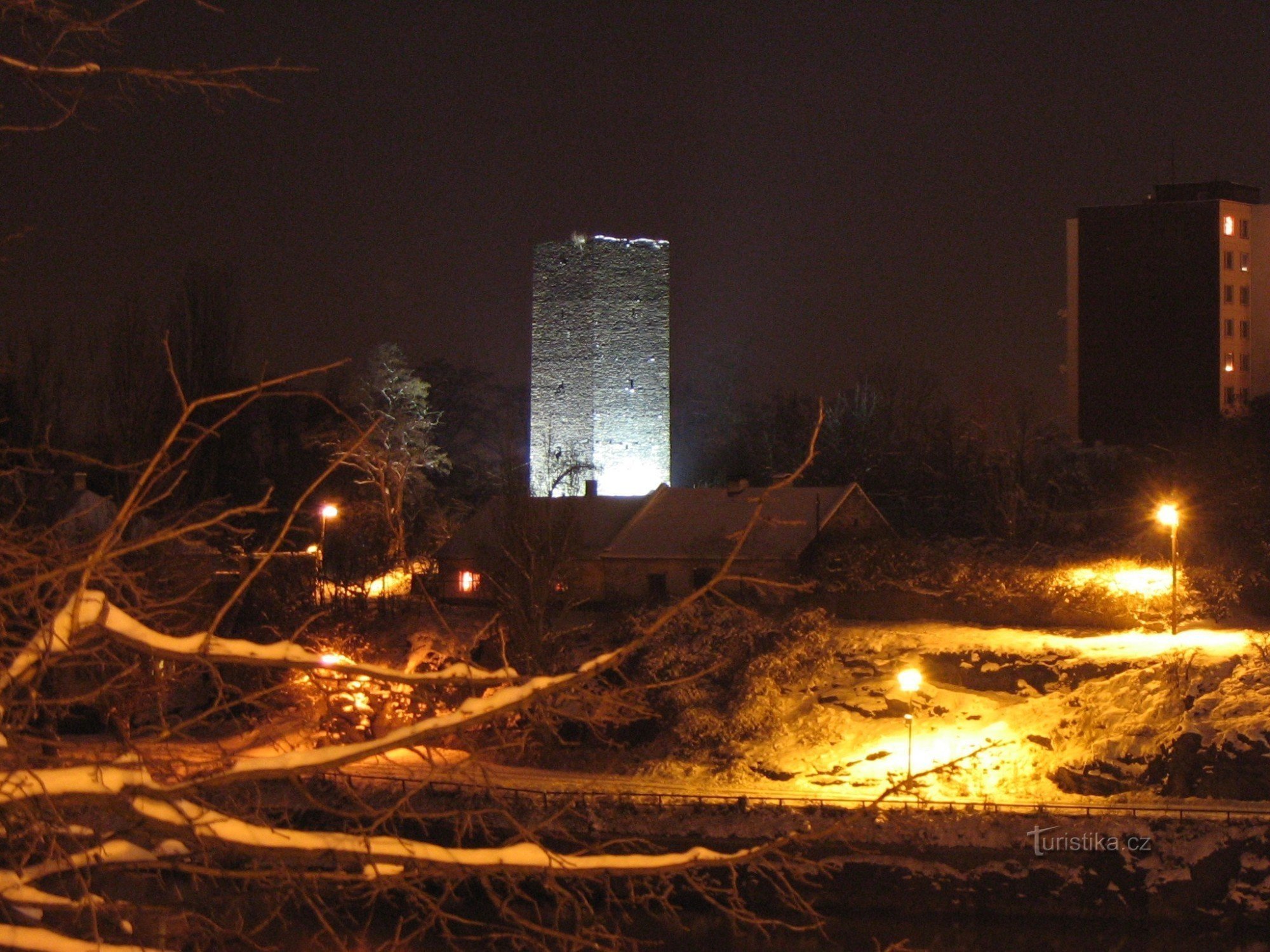 Tocador nocturno después de un manto de nieve