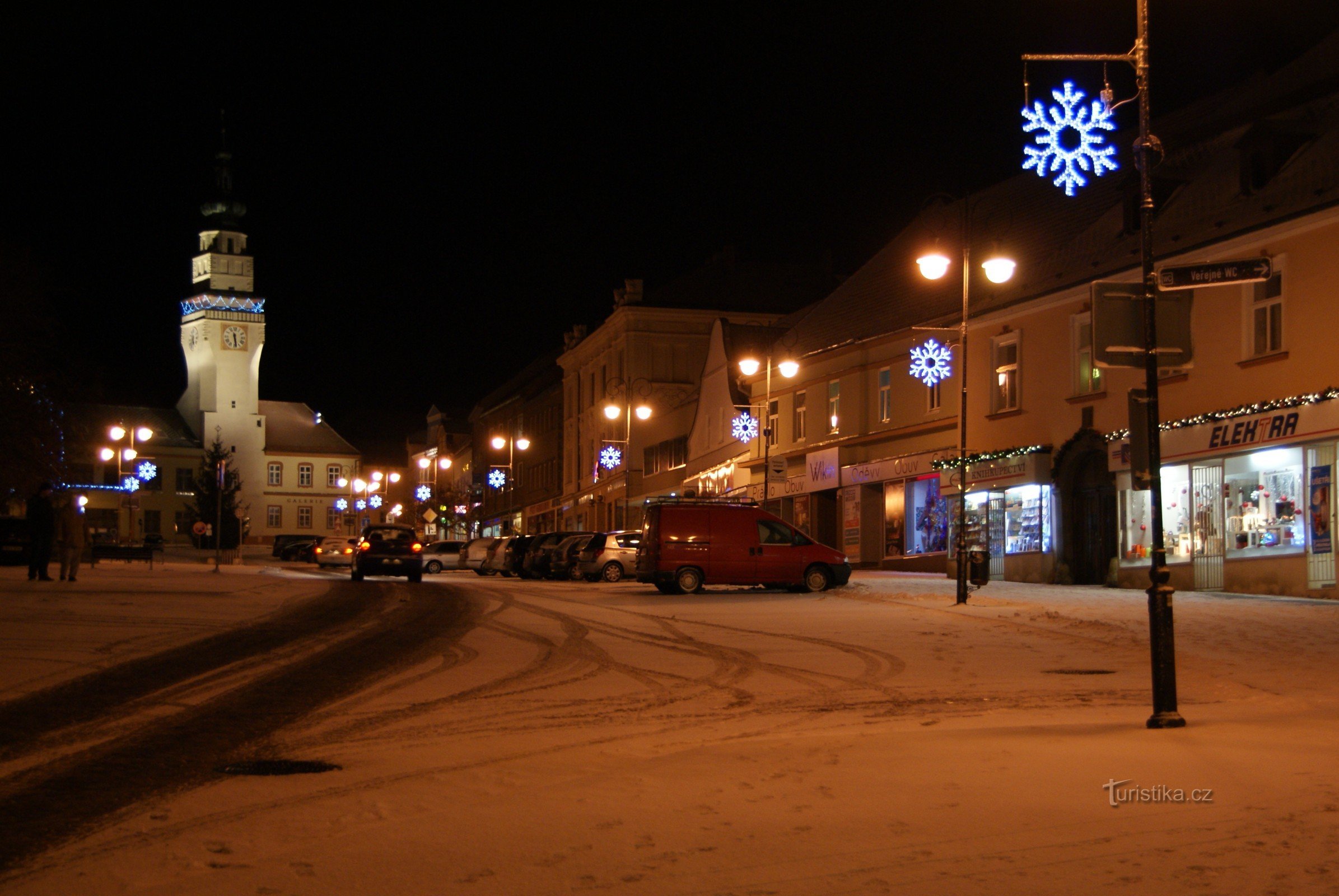 Place des Pères le soir