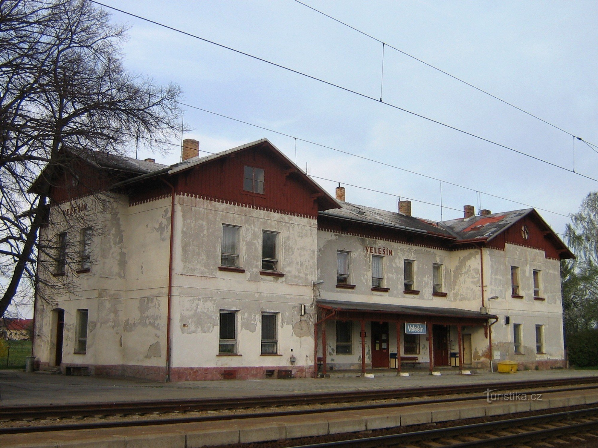 Velesín - Bahnhof