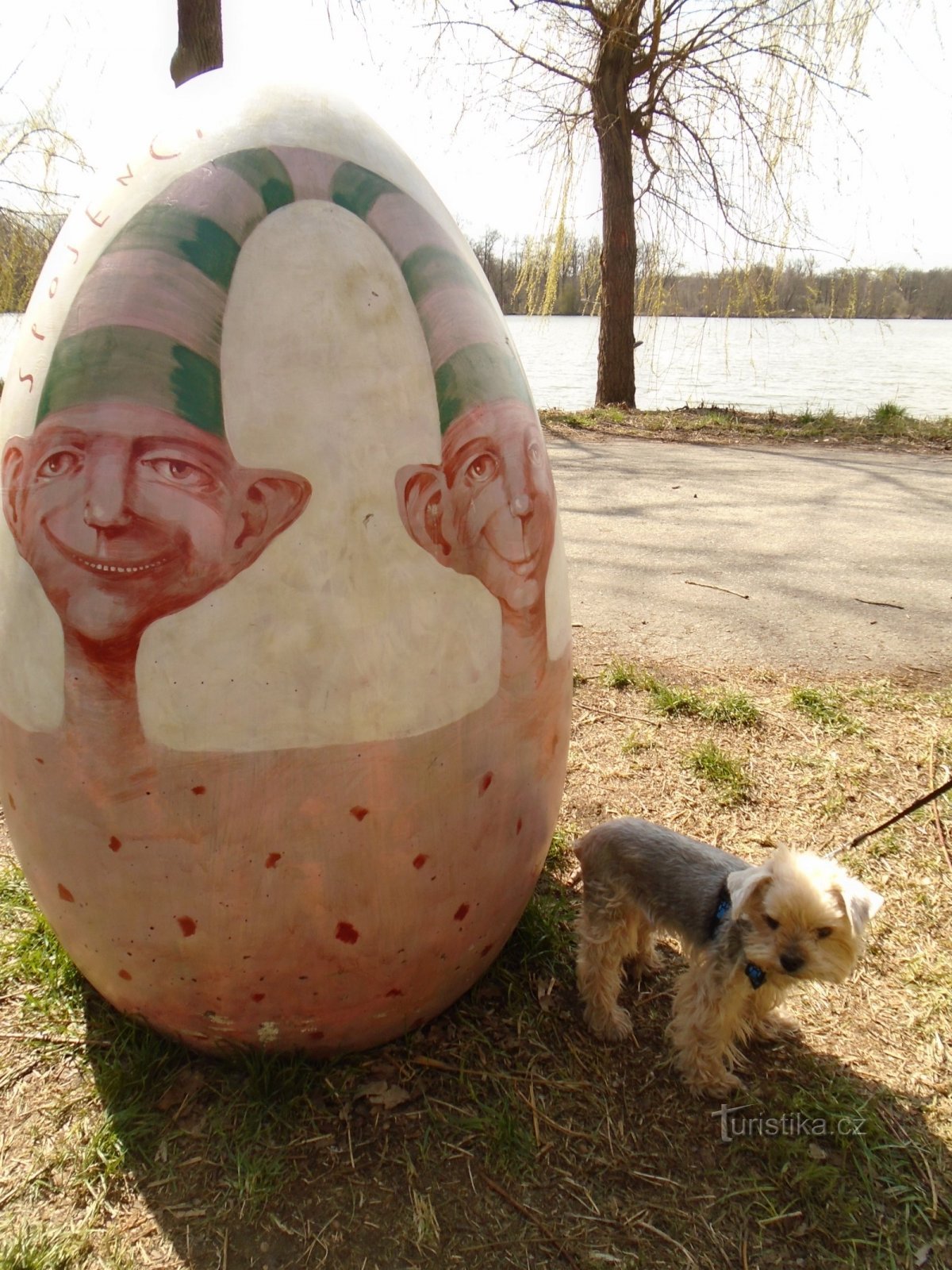 PASQUA HLUKBÁ NAD VLTAVA