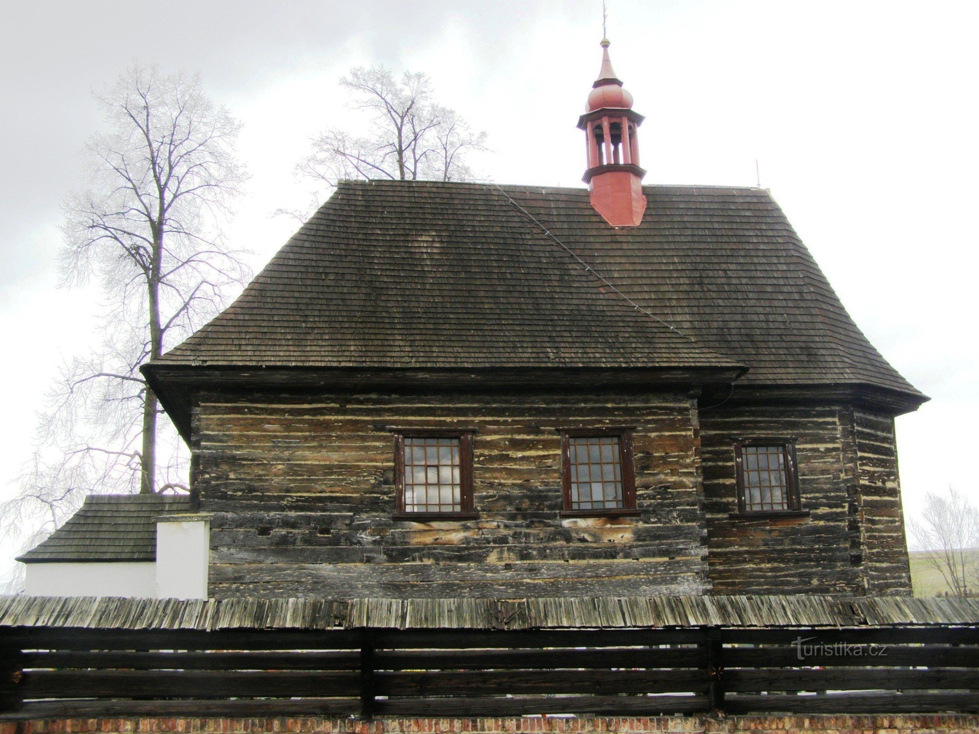 Veliny - église en bois de St. Nicolas