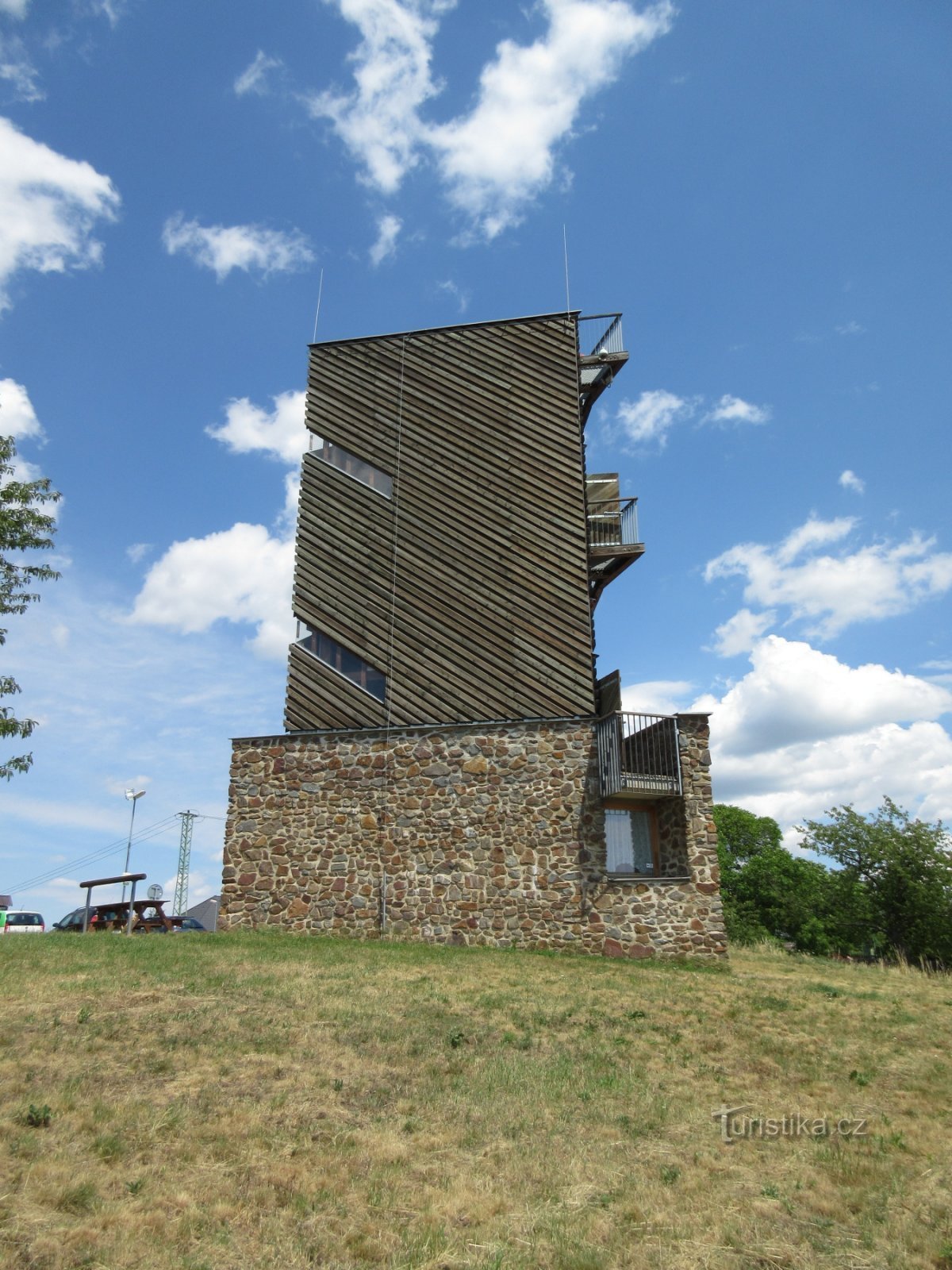 Velká Buková - làng và tháp quan sát