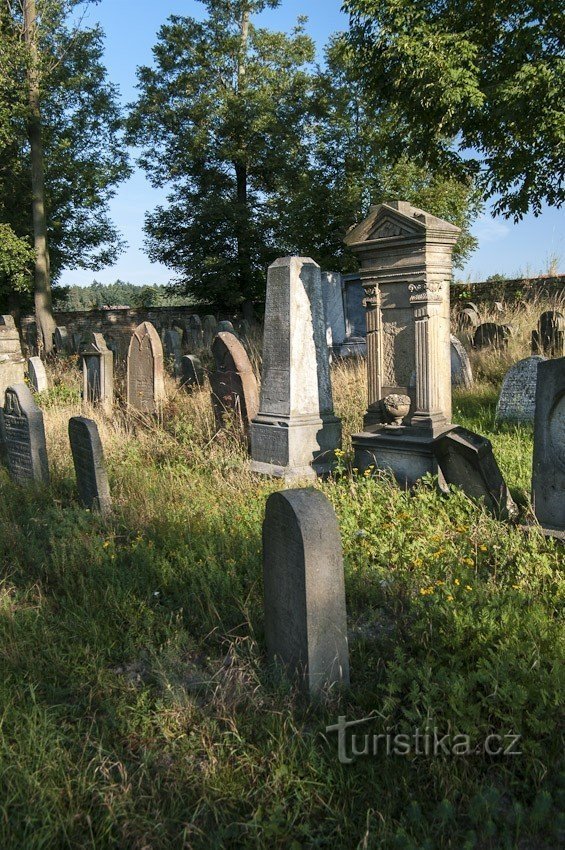 Velká Bukovina - judisk kyrkogård