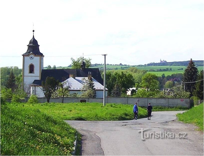 Velká Bystřice-ενοριακή εκκλησία Stětí Jana Křtitel από την οδό Hřbitovní-Φωτογραφία: Ulrych Mir.