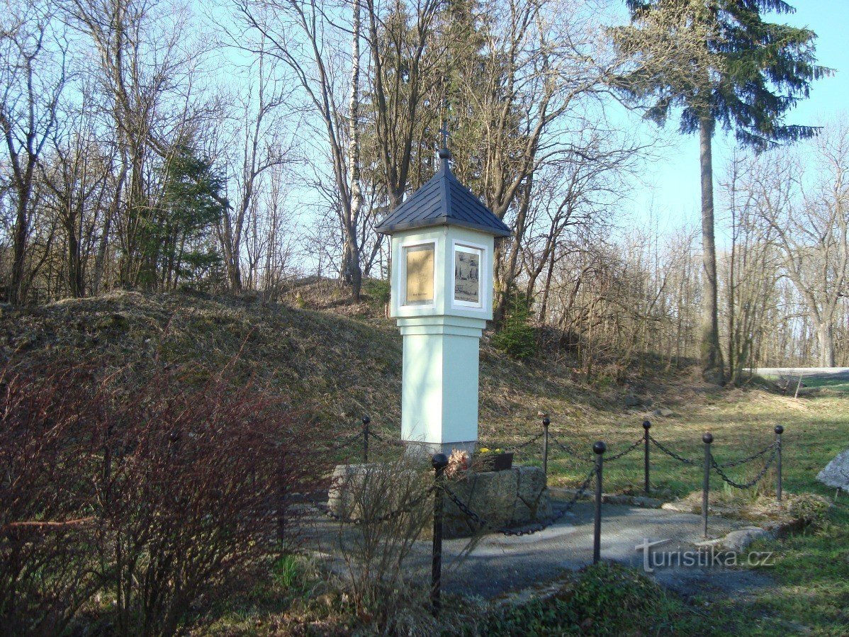 Velká Strělná - mémorial du village - Photo : Ulrych Mir.