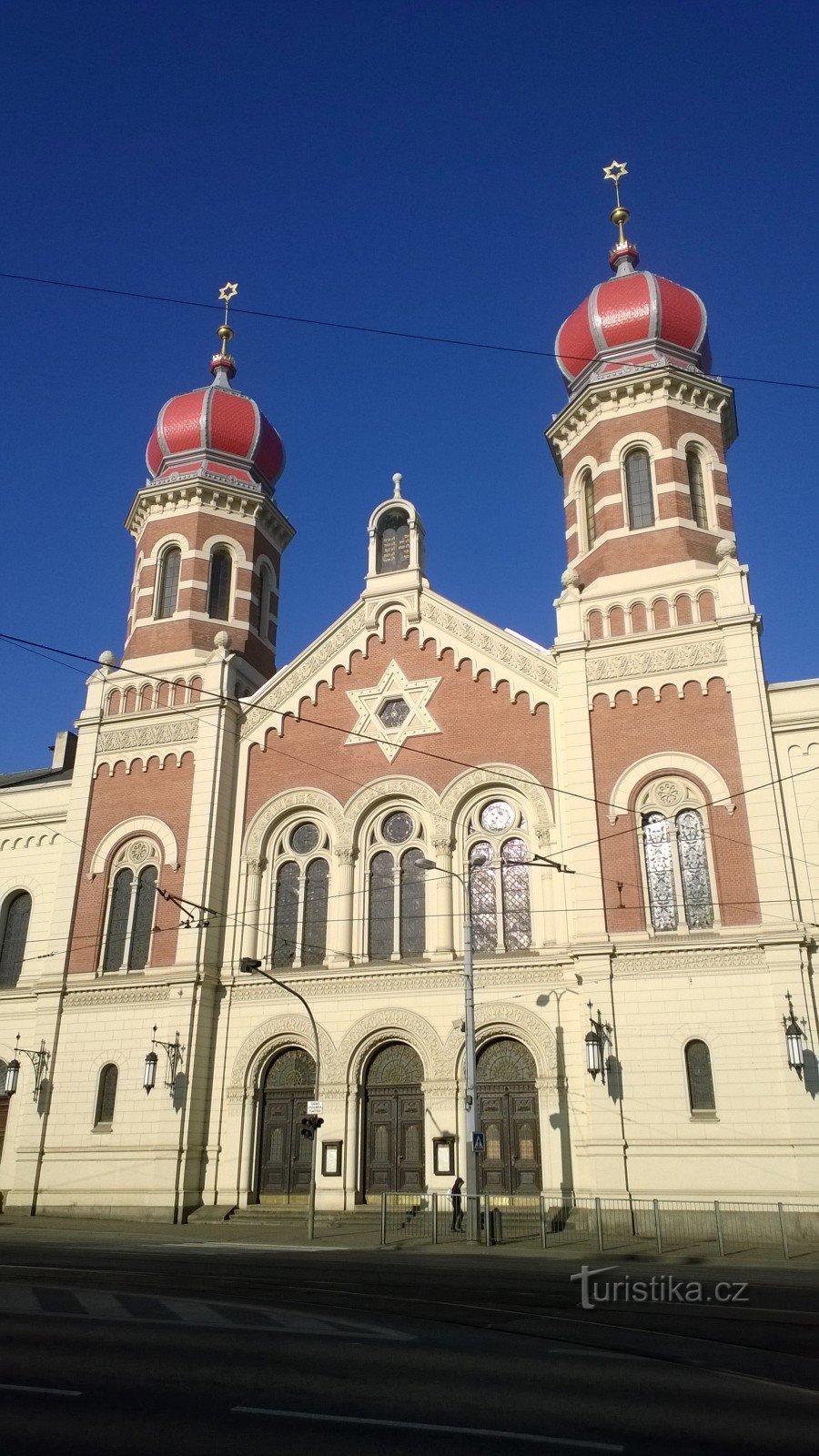Velká synagoga v Sadech Pětatřicátníků.