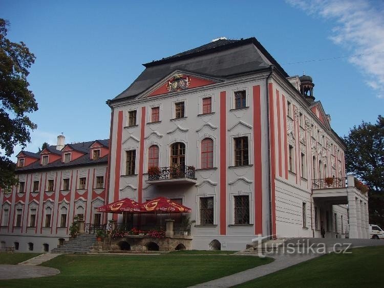 Velké Hoštice - slott: Velké Hoštice slott - hel