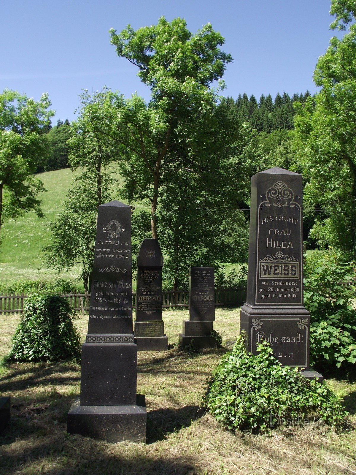 Velké Karlovice – Εβραϊκό νεκροταφείο