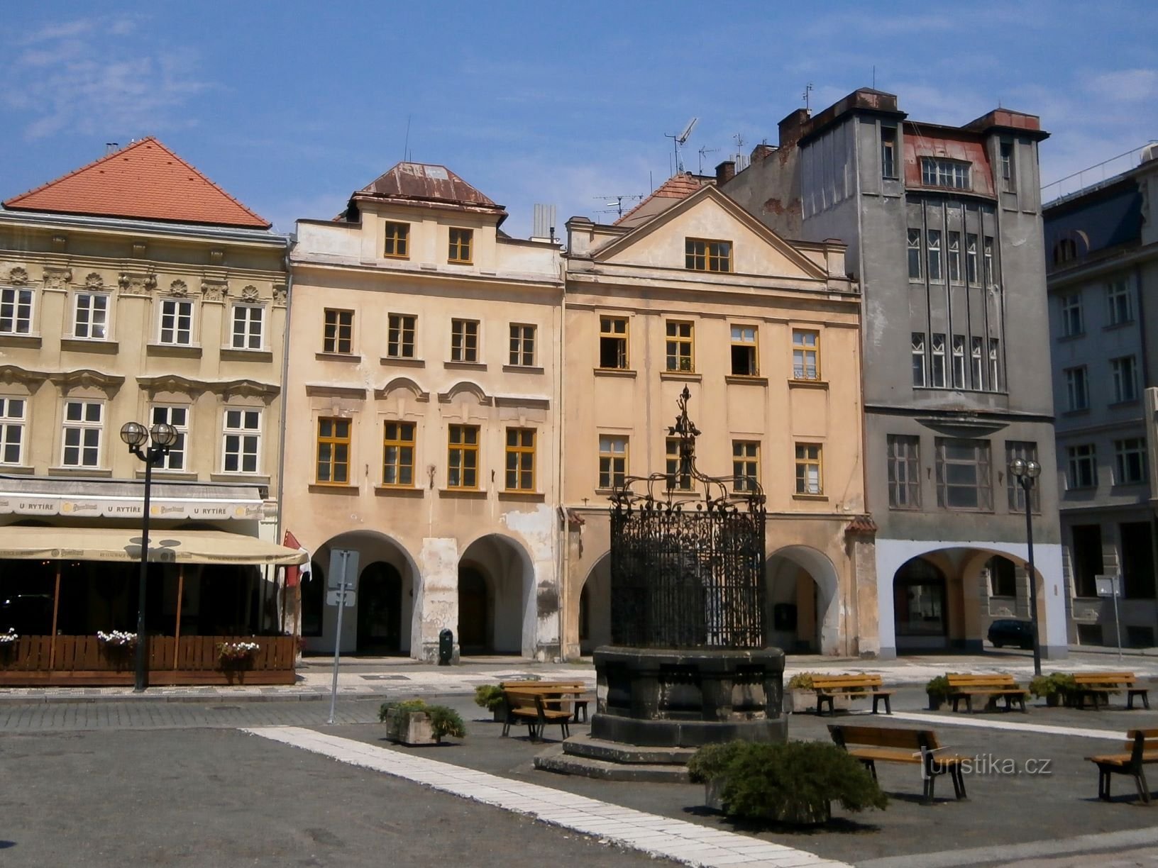 Velké náměstí nr. 143-142 (Hradec Králové, 23.7.2016-XNUMX-XNUMX)