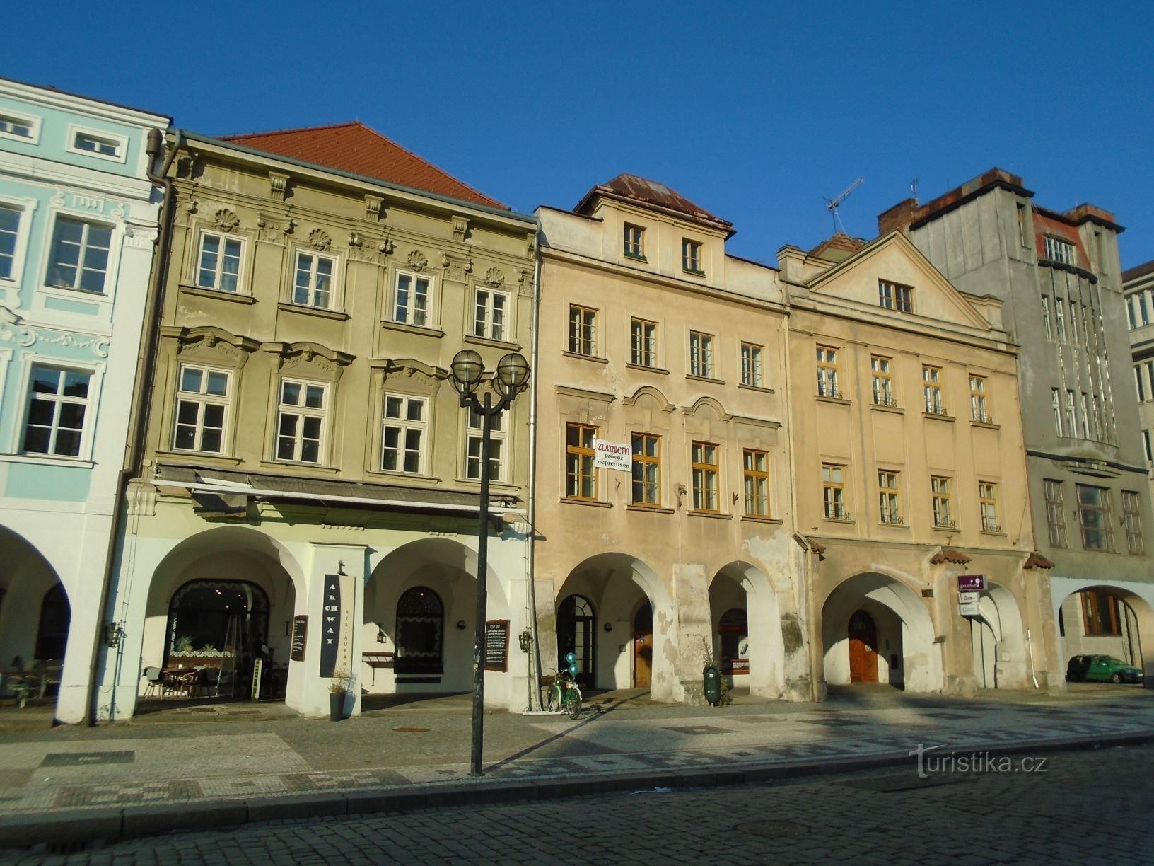 Velké náměstí čp. 144-143 a 1265 (Hradec Králové, 20.1.2019)