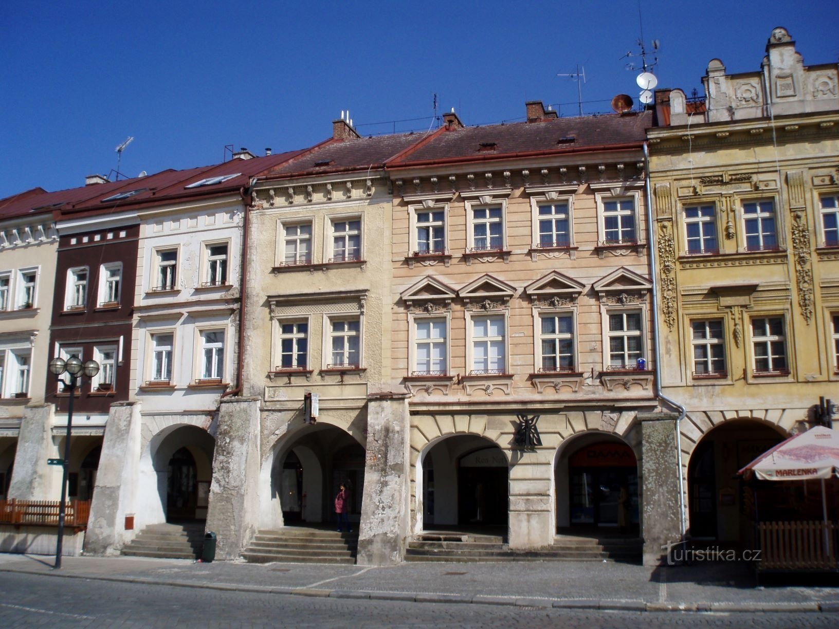 Velké náměstí số 157-154 (Hradec Králové, 17.4.2010/XNUMX/XNUMX)