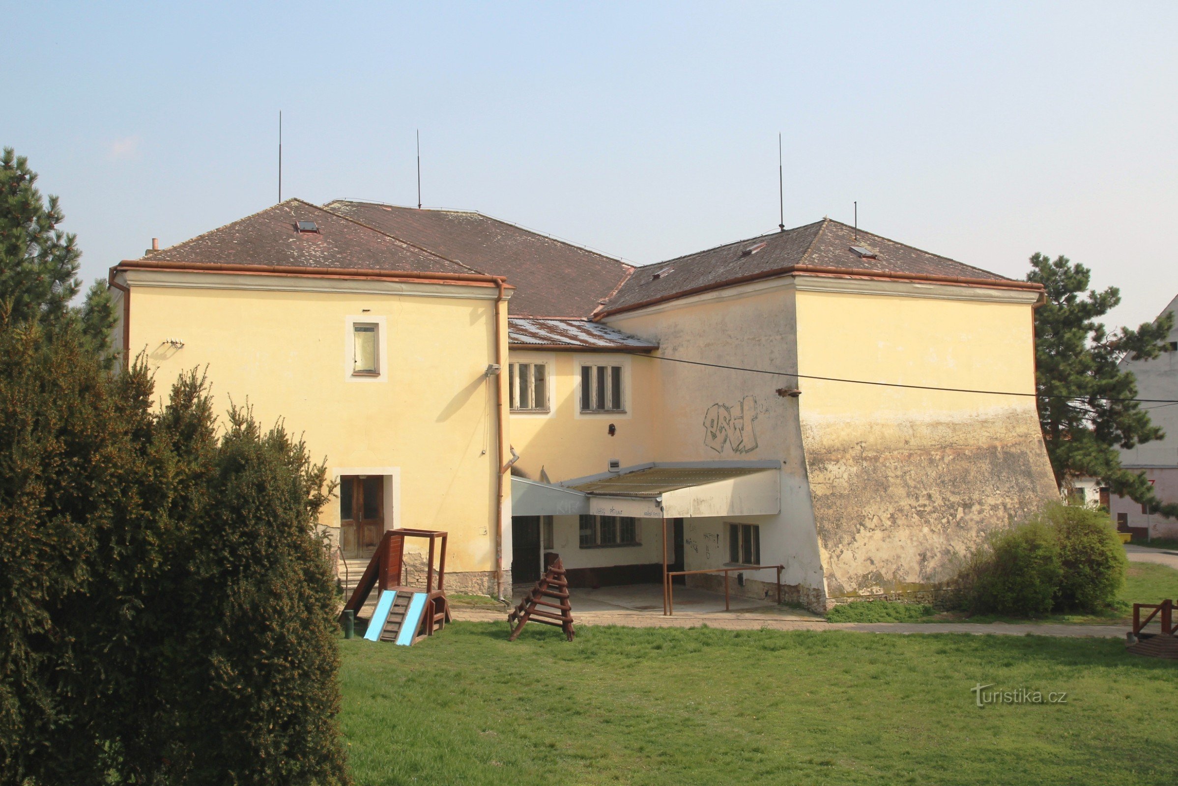 Velké Němčice - construção do antigo castelo