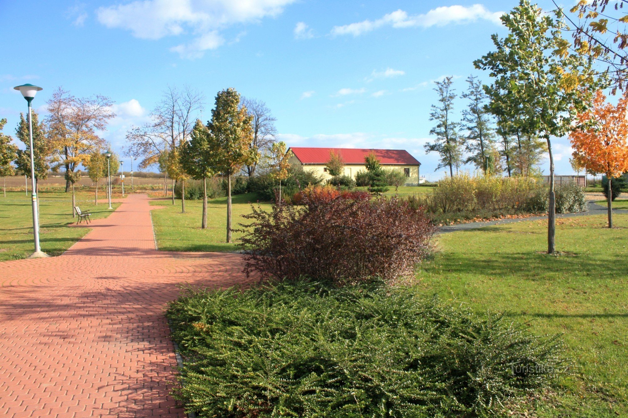 Velké Pavlovice - park a vasútállomás közelében