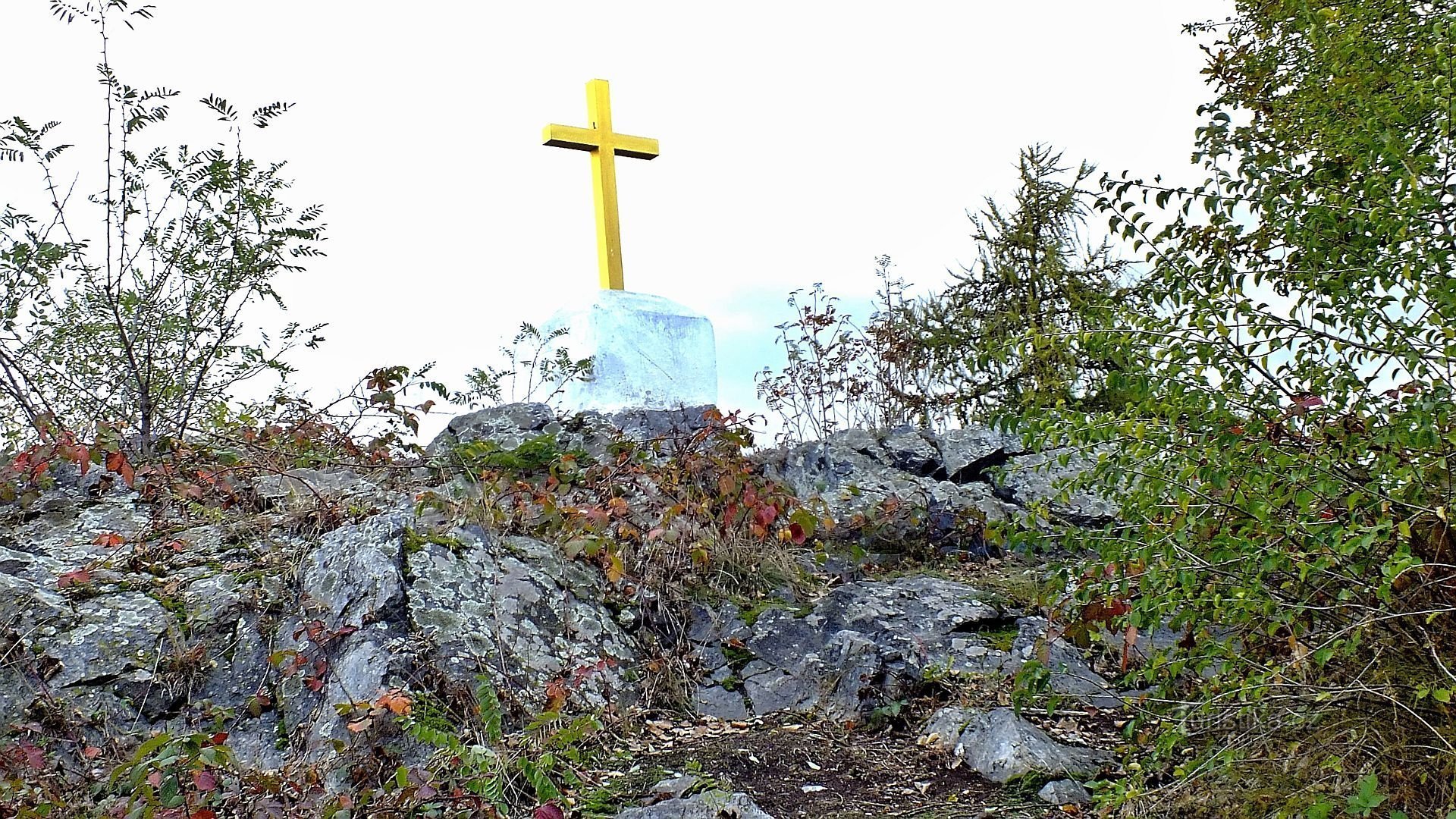 Velké Přilepy, крест на Камыцкой скале