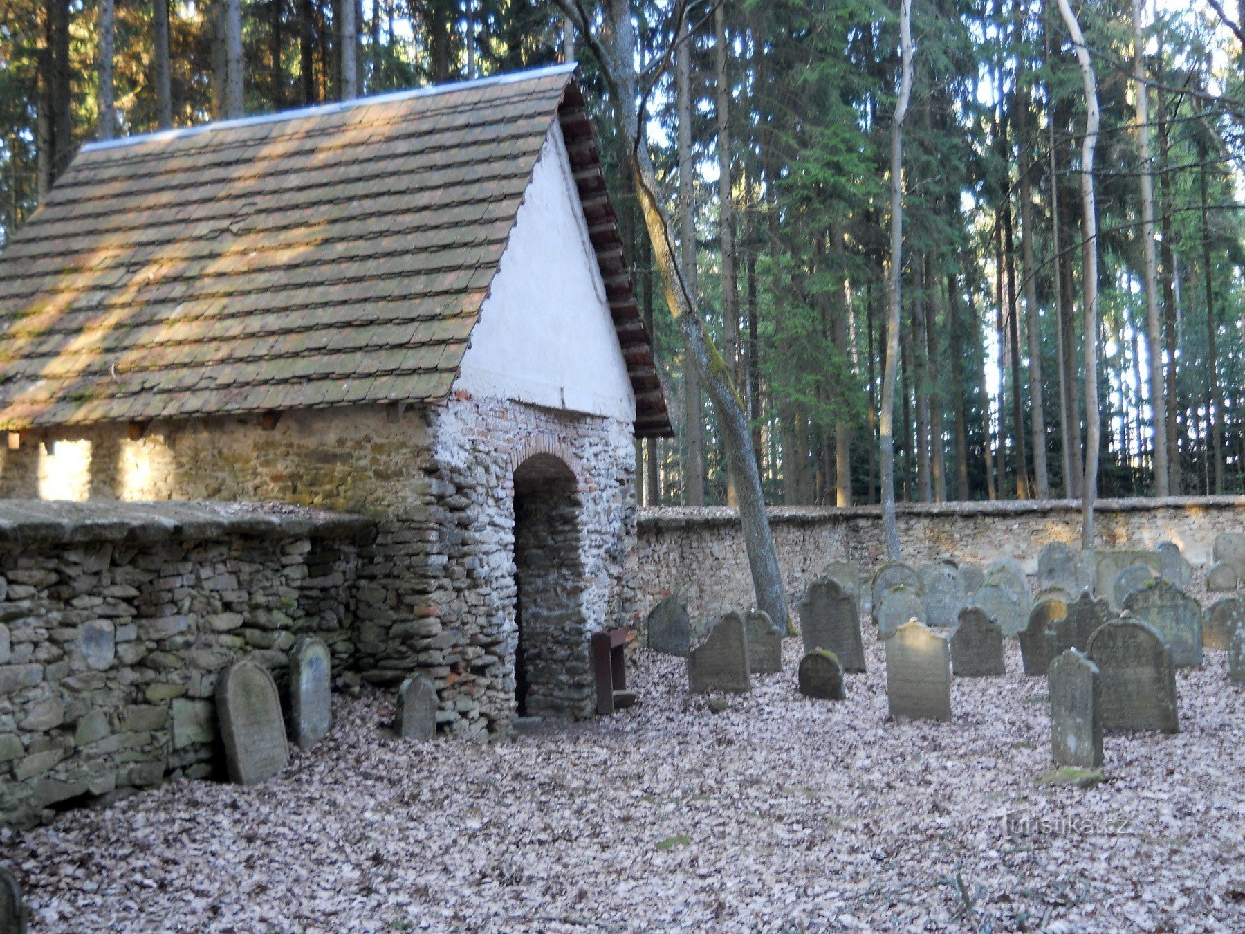 Velký Pěčín - jødisk kirkegård
