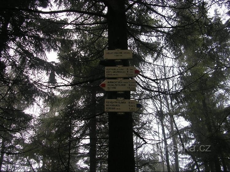 Velký Polom: Placa de sinalização no topo